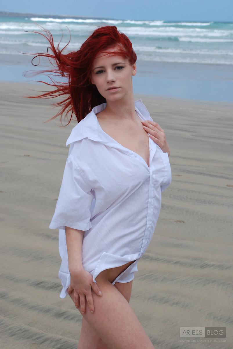 teen babe ariel\'s blog all nude on a beachの写真
 #53289127