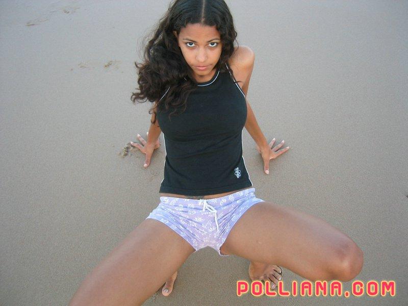 Pictures of Polliana having some fun on the beach #59834456