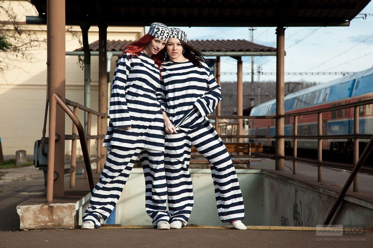 Bilder von Ariel bei der Flucht aus dem Gefängnis mit ihrer Freundin
 #53286292