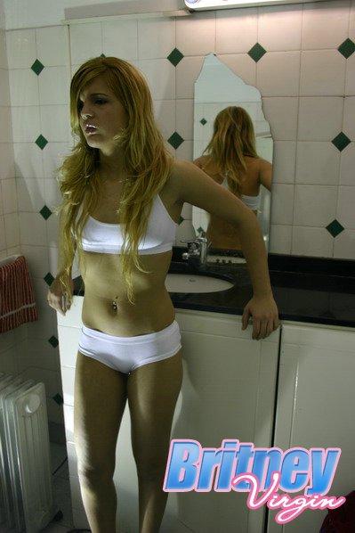 Fotos de britney virgin burlándose en ropa interior
 #53533897