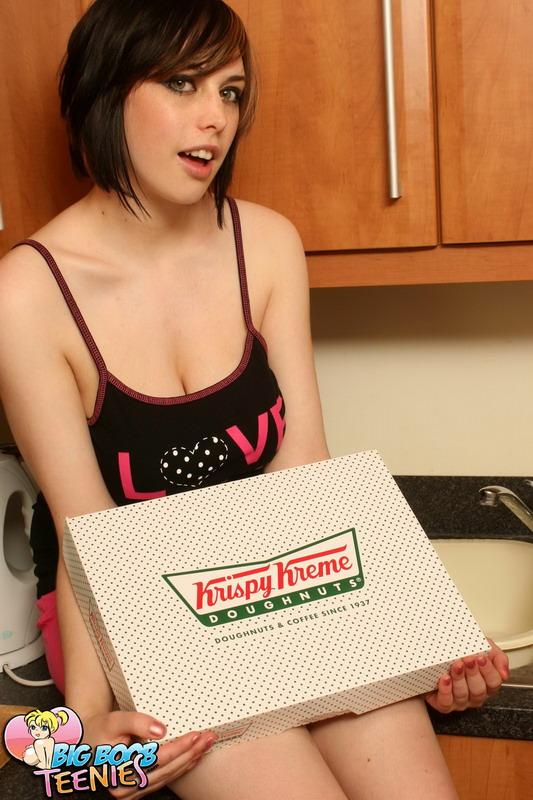 Pictures of busty brunette teen Louisa getting dirty with donuts #59094001