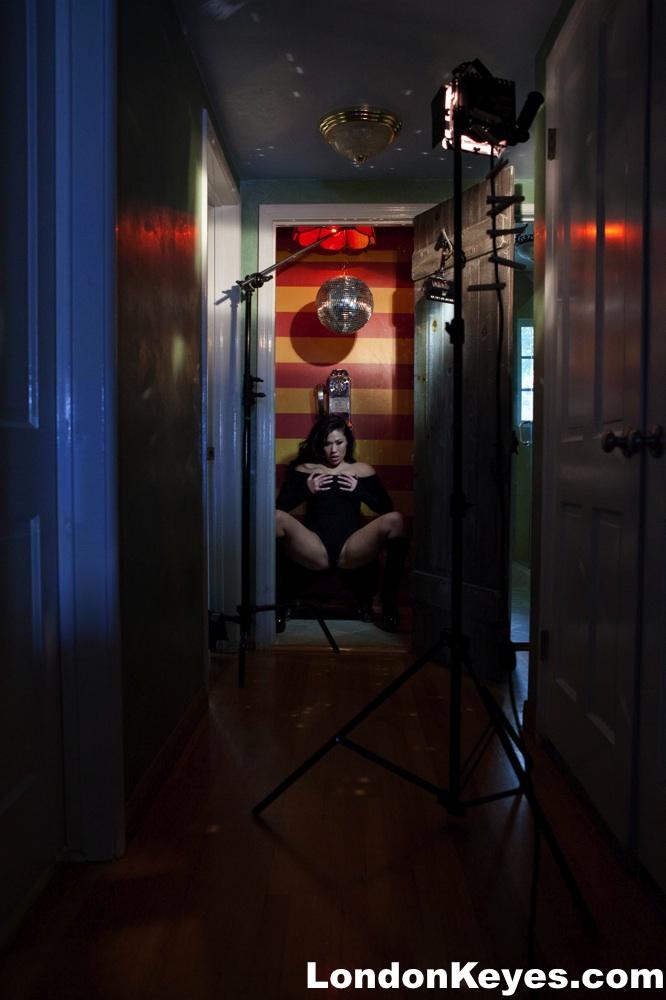 Watch as Asian hottie London Keyes gets down and dirty in this small phone booth #59084031