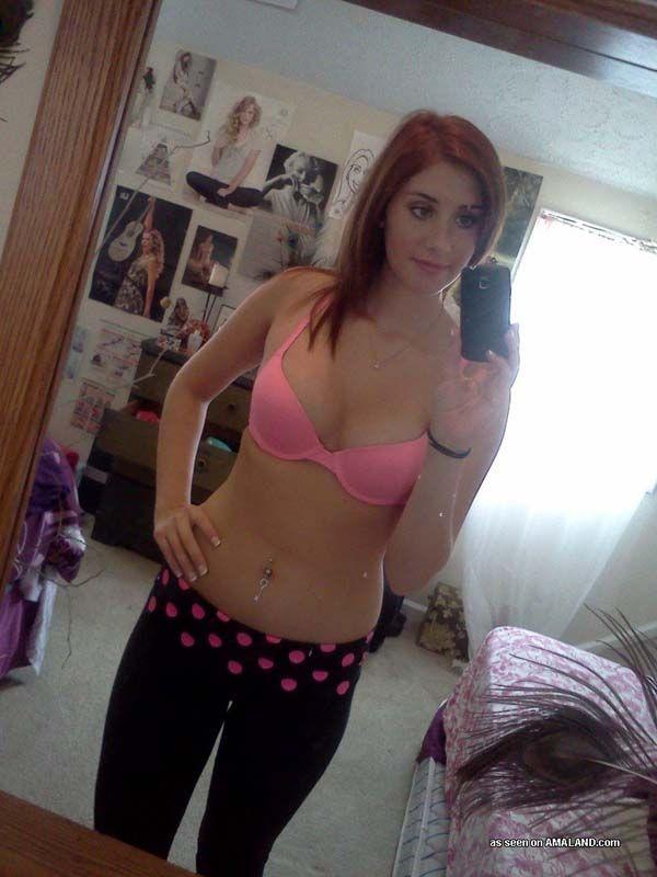 Pictures of a stunning teen taking sexy pics of herself #60922620