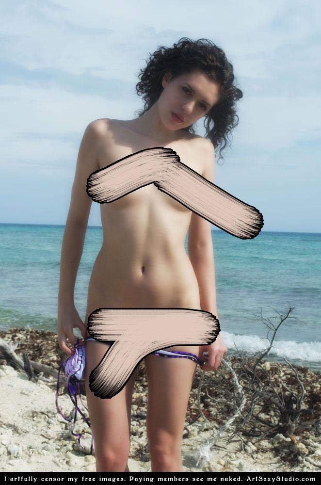 Brunette girl blush blushface dà una presa in giro artistica nel suo bikini
 #53463414