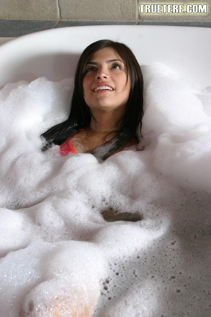 Pictures of True Tere getting all soaped up and wet #60119294
