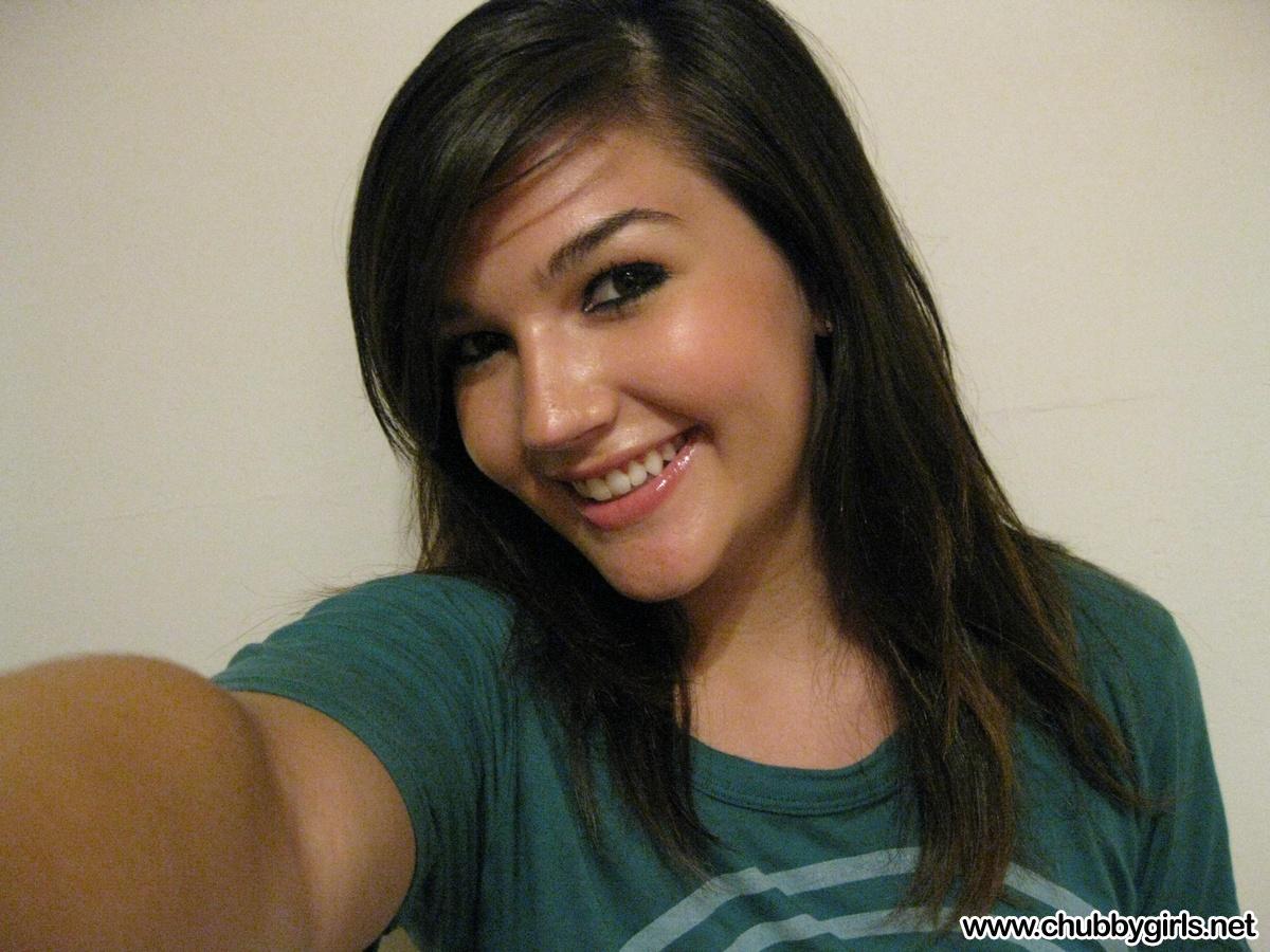 Sexy Newcomer Veronica teilt einige sexy Oben-ohne-Selfies
 #61956561