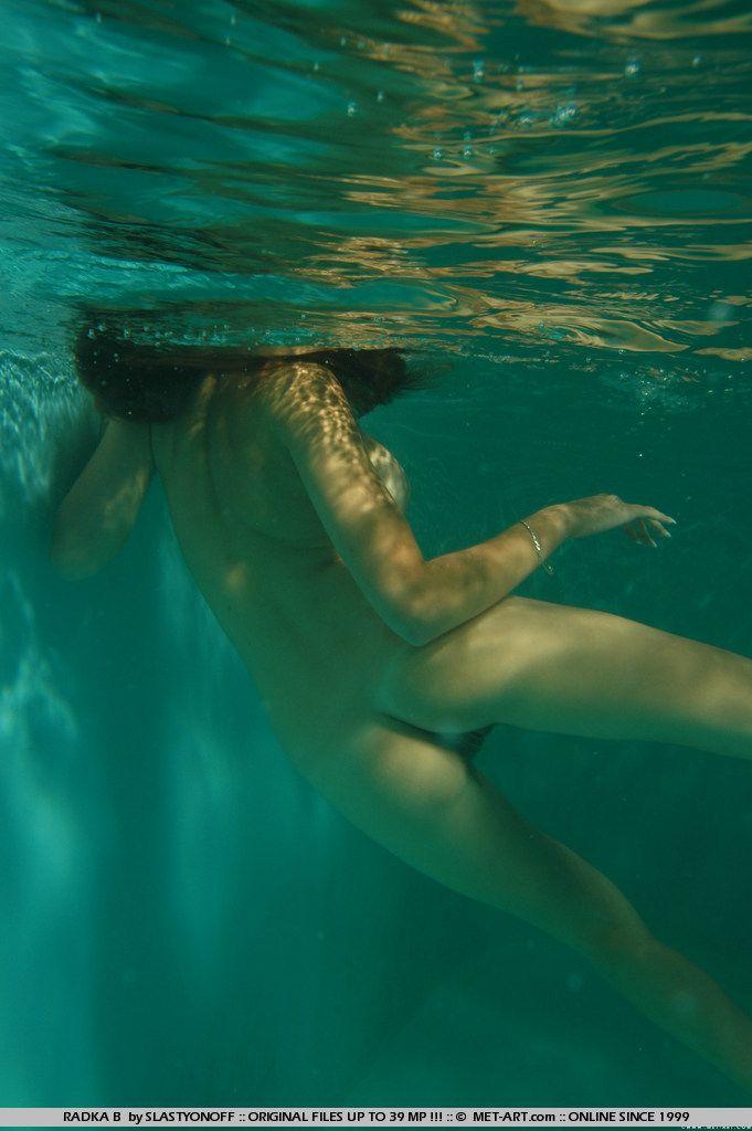 Fotos de la modelo radka b desnuda bajo el agua
 #59850707