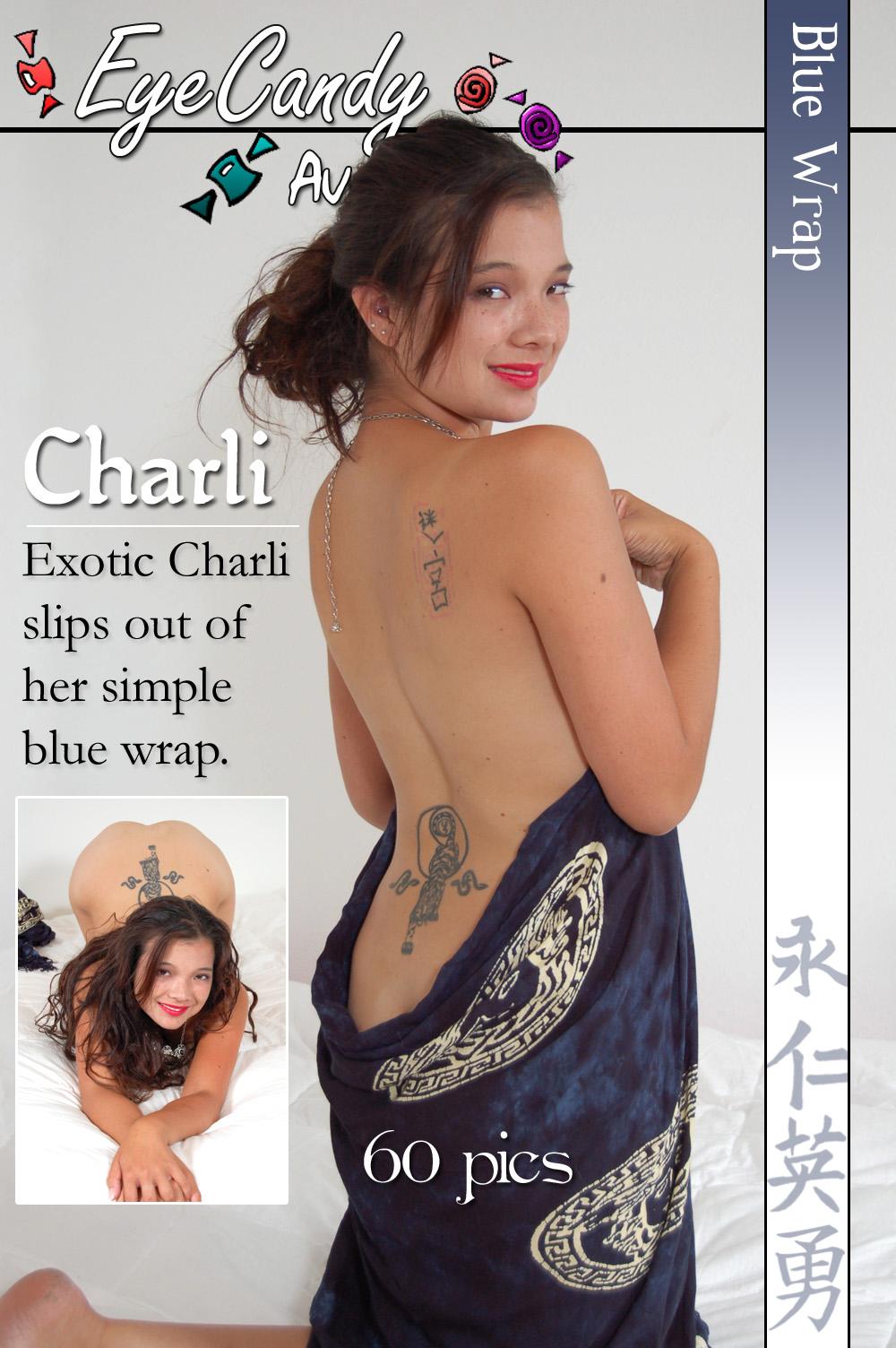L'exotique Charli montre son corps nu et enivrant.
 #53745724
