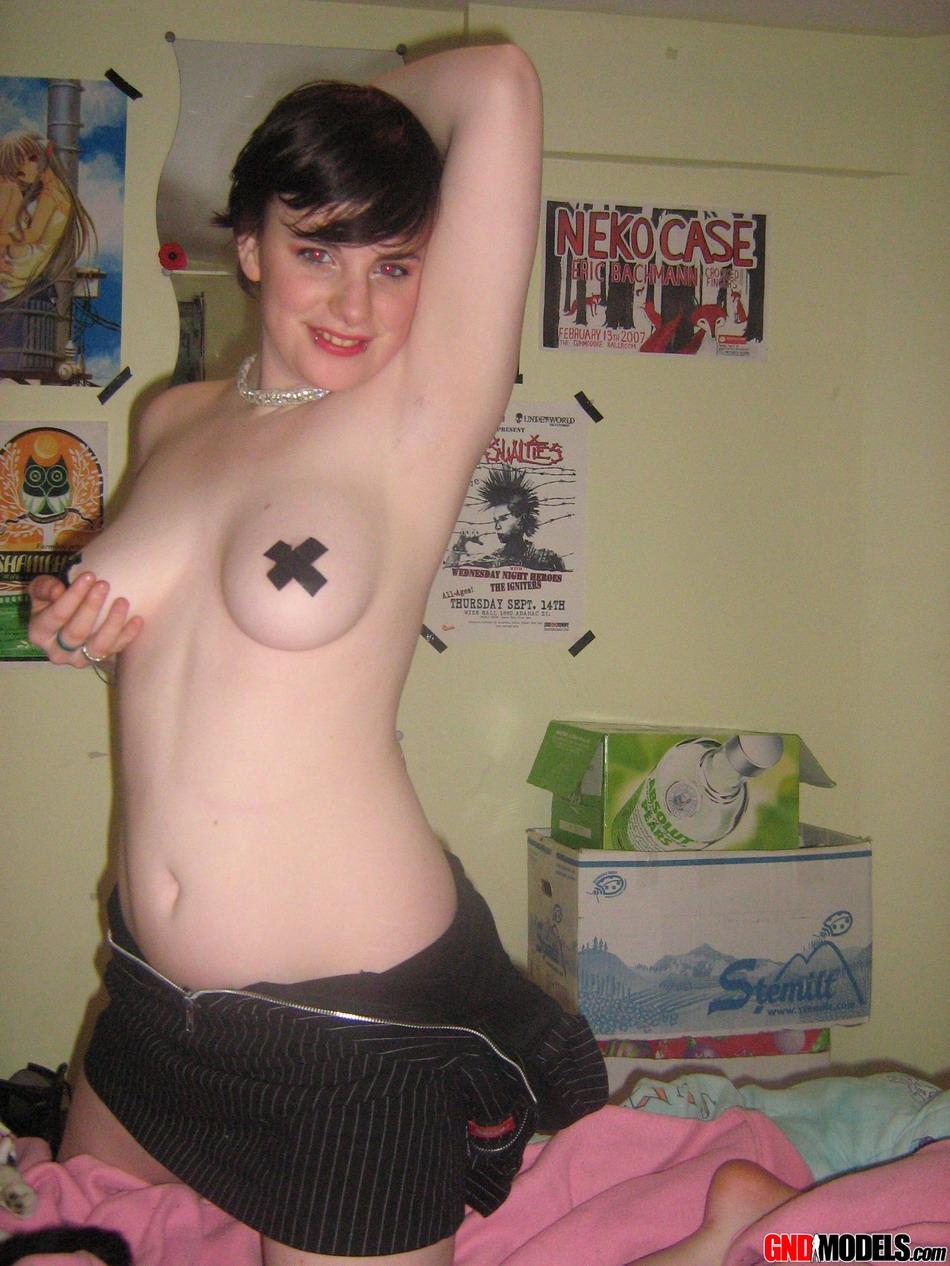 Pictures of teen girl GND Sadie giving you a gothic tease at home #54560922