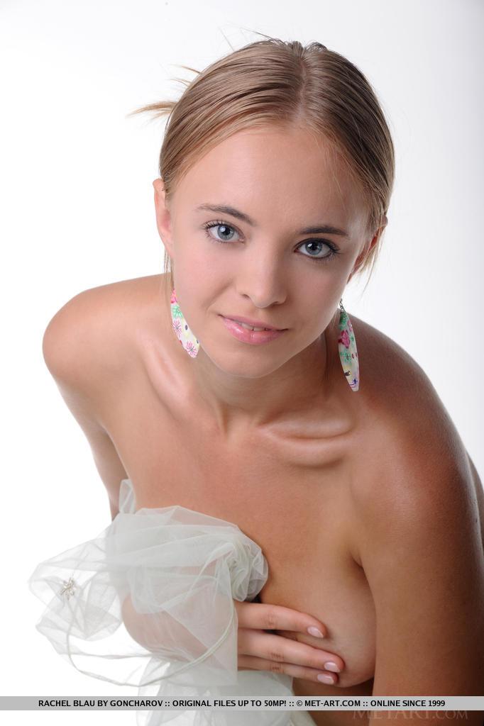 Rachel enjoys flaunting her fine luscious body with a white frilly shawl #59847262