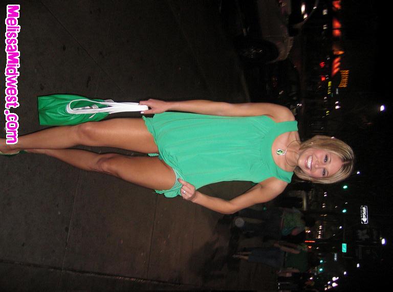 Photos de Melissa Midwest complètement ivre le jour de la Saint-Patrick
 #59492683
