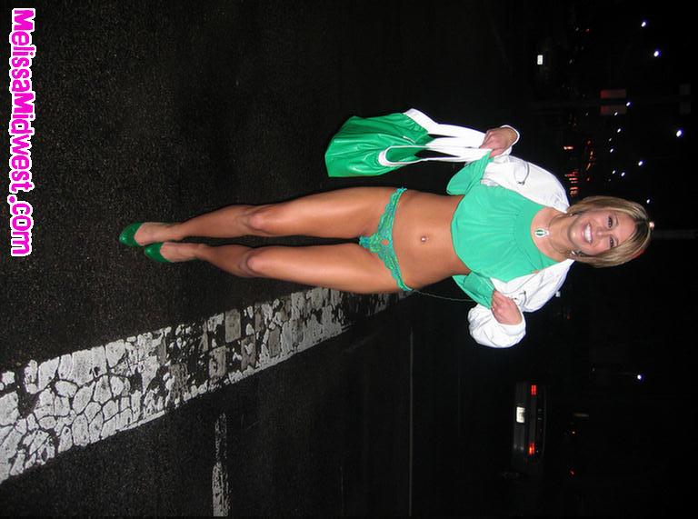 Photos de Melissa Midwest complètement ivre le jour de la Saint-Patrick
 #59492869