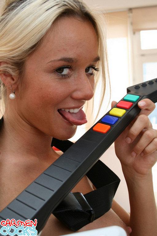 Bilder von carmen hähne haben sex nach einem spiel von guitar hero #53676571