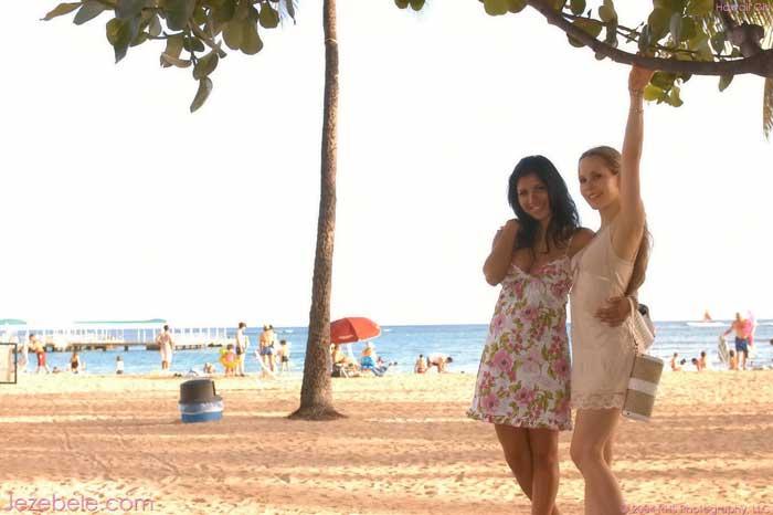 Jezebele poses with Fiona #54384796