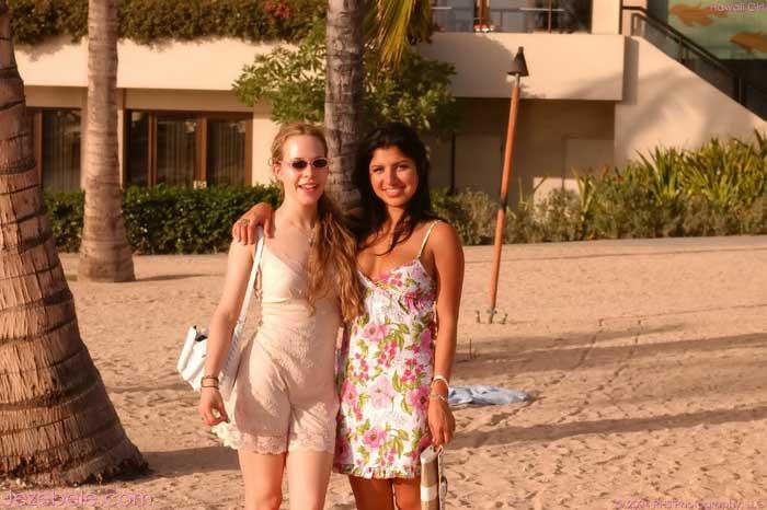 Jezebele poses with Fiona #54384824