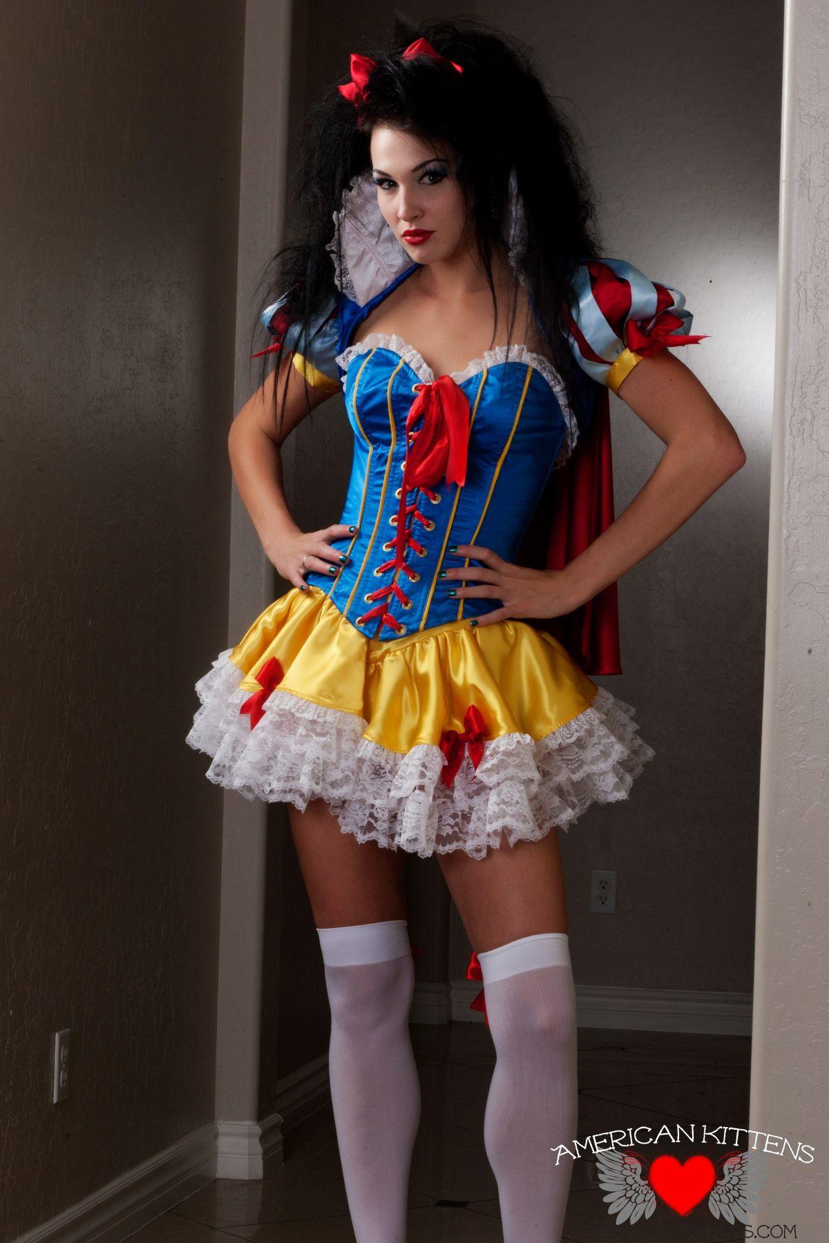 Pictures of Reanna Mae giving you a sexy Snow White cosplay set #59861571