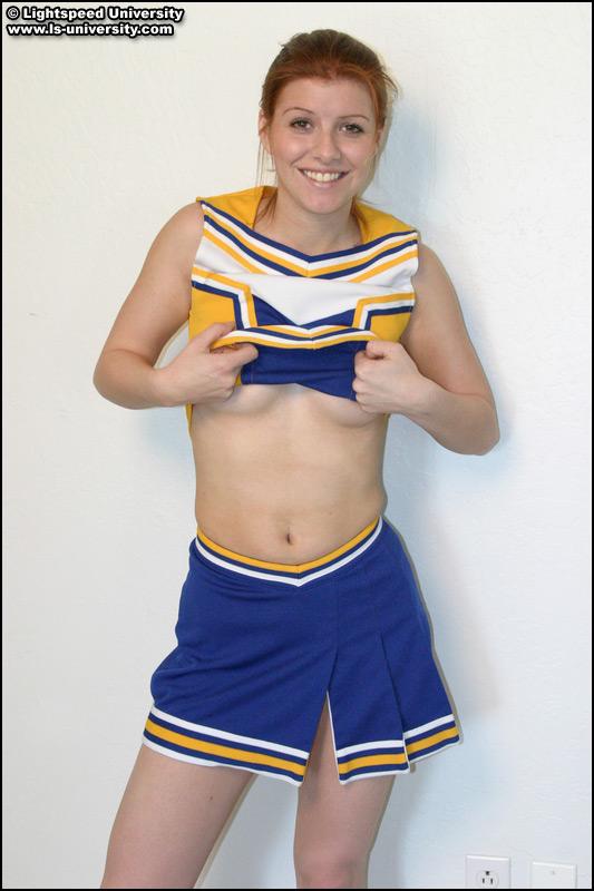 Immagini di una cheerleader spogliarsi nudo
 #60578188