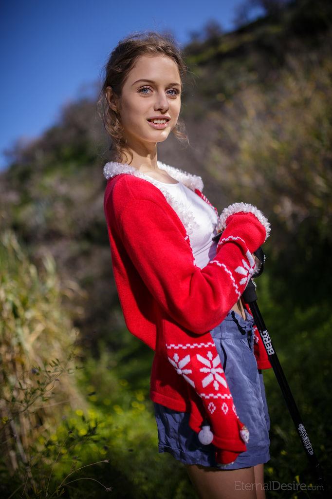 Clarice a möchte, dass Sie sie auf ein privates Picknick in "verda" begleiten
 #53847960