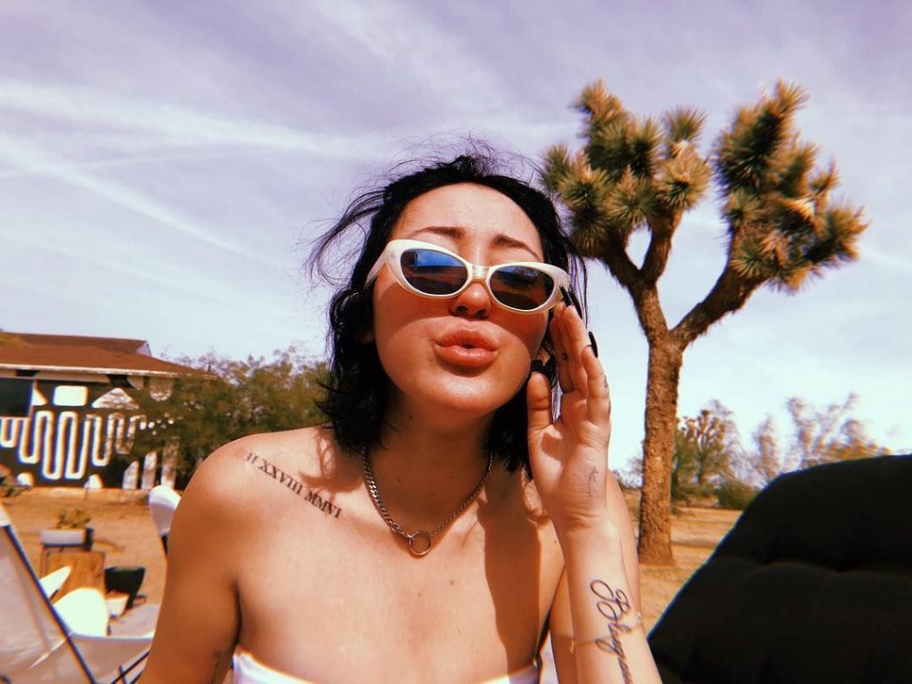 Noah Cyrus Sexy #79580122