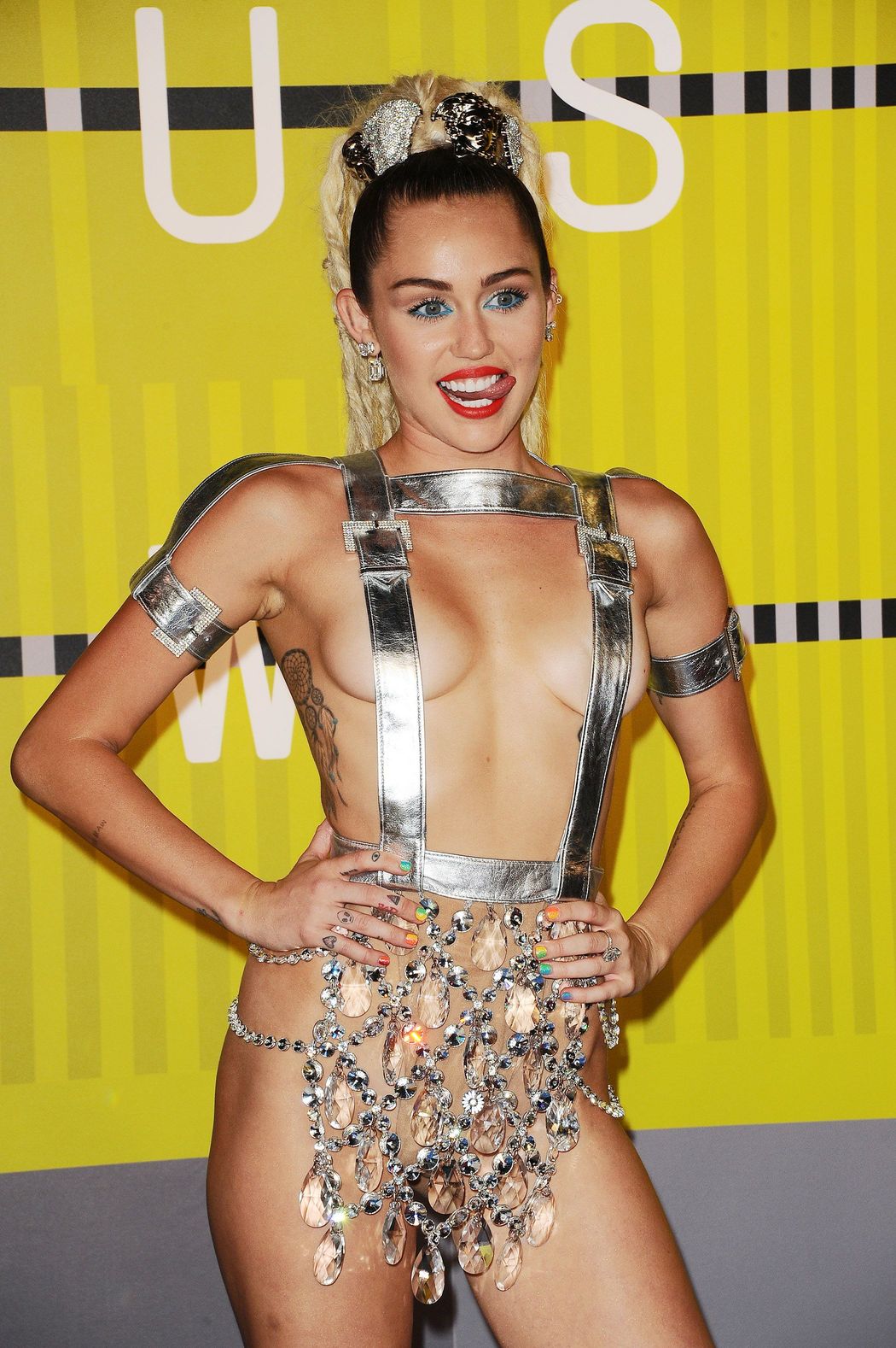 Miley cyrusの新しいセクシー写真 08/30/2015
 #79643902