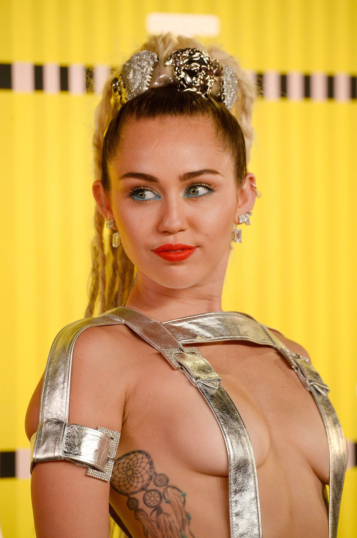 Miley cyrus nuove foto sexy 08/30/2015
 #79643948