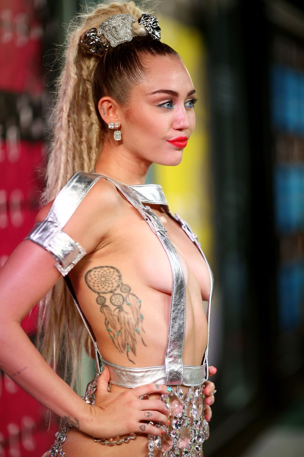 Miley cyrusの新しいセクシー写真 08/30/2015
 #79644004
