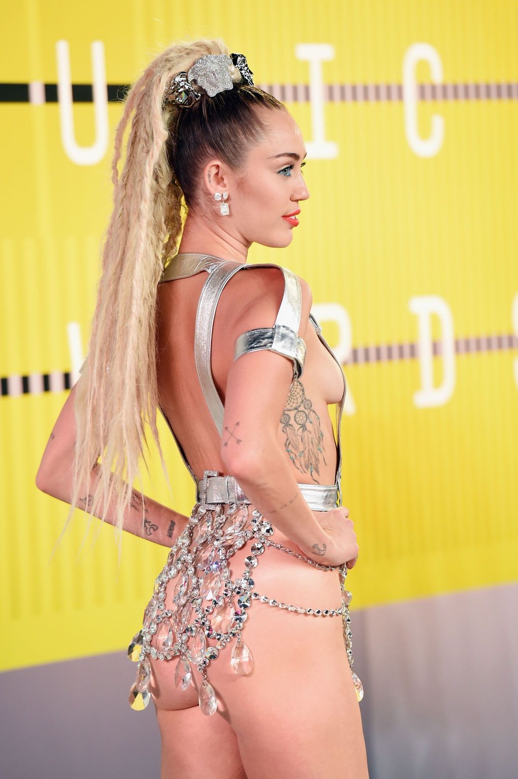 Miley cyrusの新しいセクシー写真 08/30/2015
 #79644024