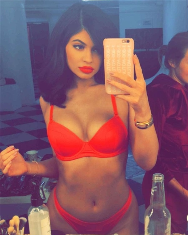 Kylie jenner sexy fotos
 #79639097