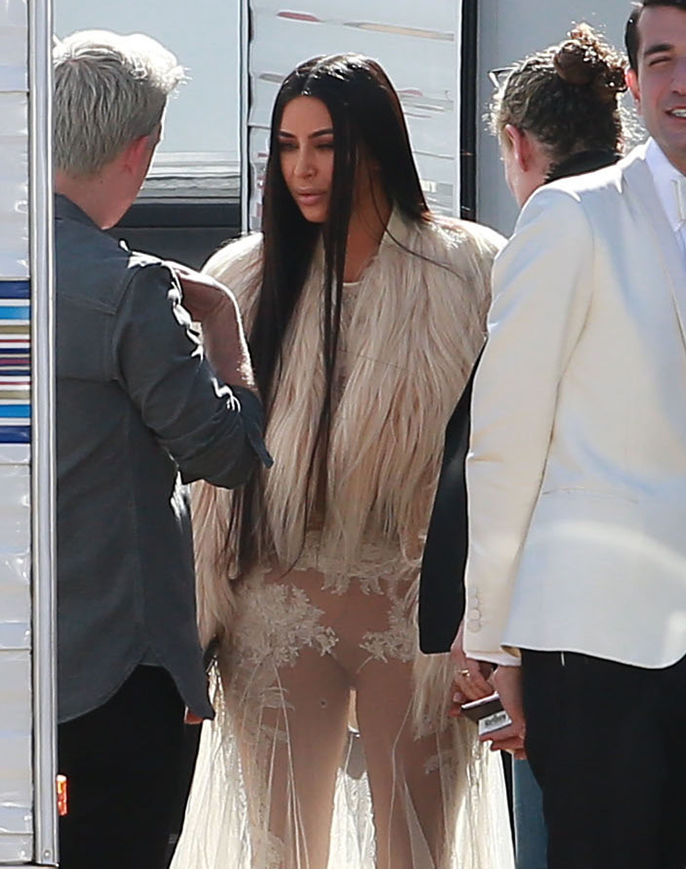 Kim kardashian foto see-through
 #79645832