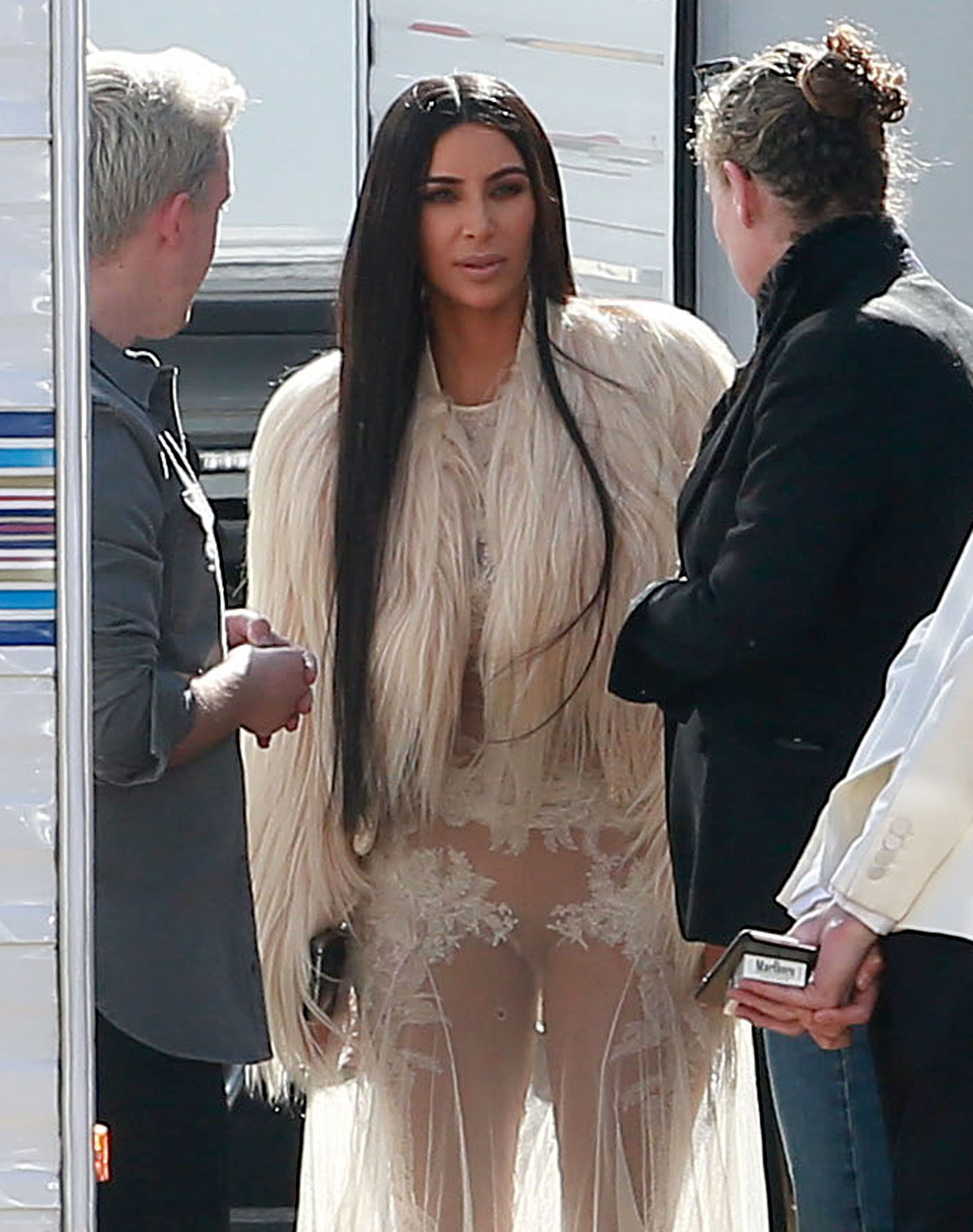 Kim kardashian durchsichtige Fotos
 #79645838