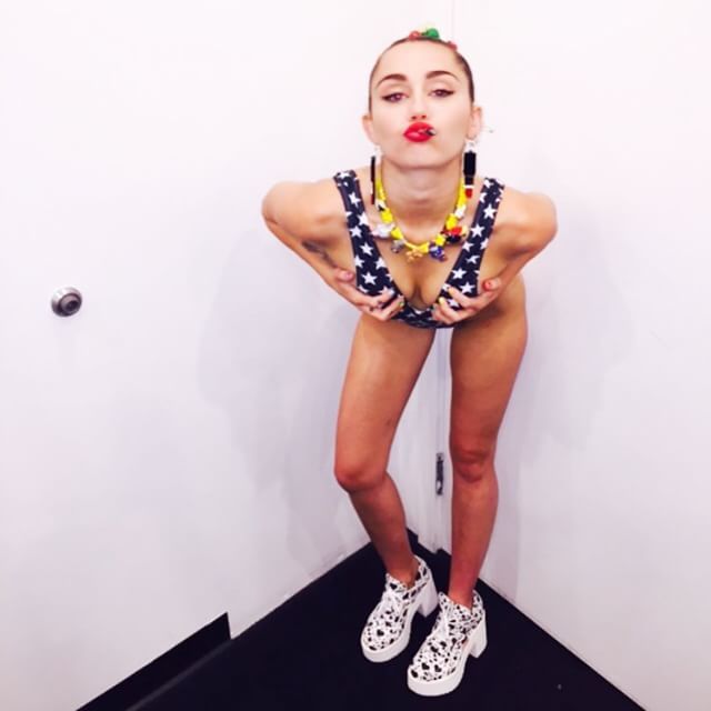 Sexy Fotos von Miley Cyrus
 #79639882