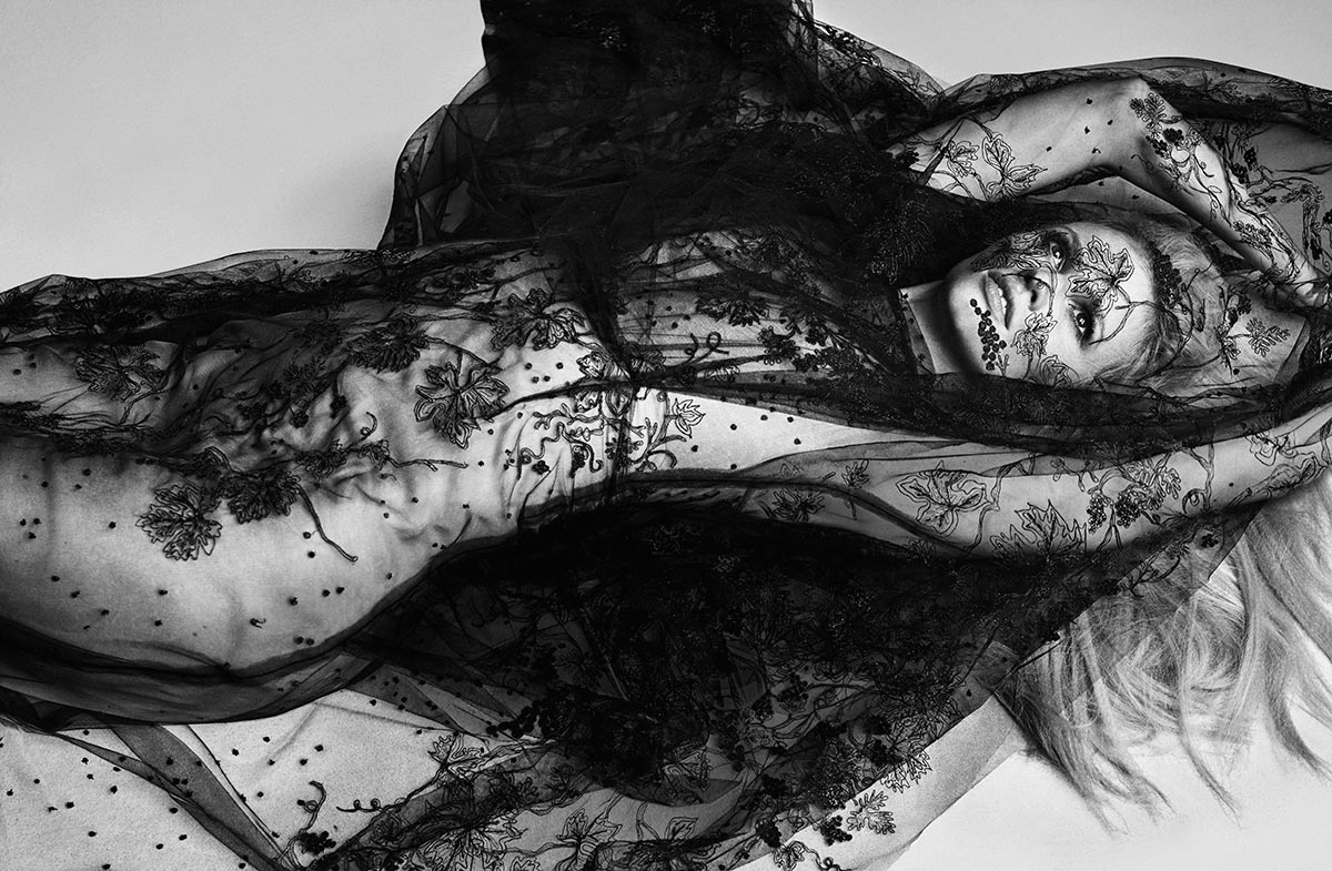 Topless photoset of Lara Stone #79558821