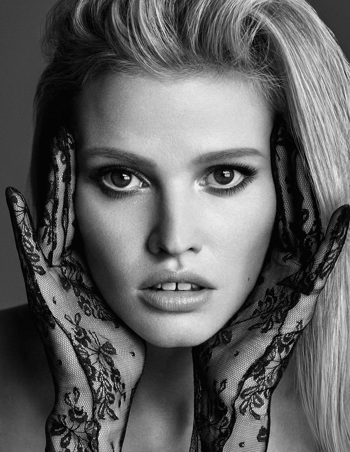 Topless photoset of Lara Stone #79558825