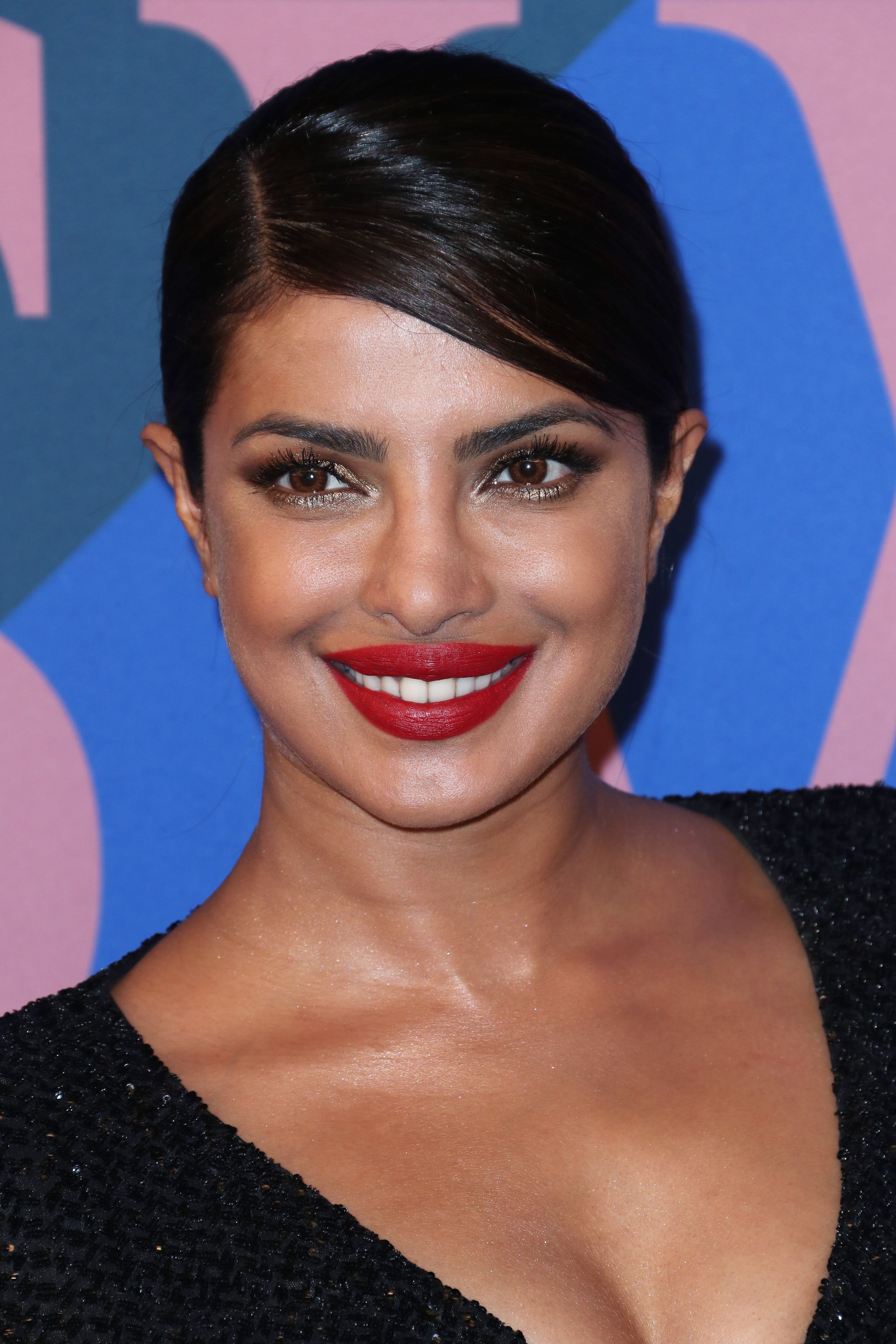 Les énormes seins indiens de Priyanka chopra
 #79585350