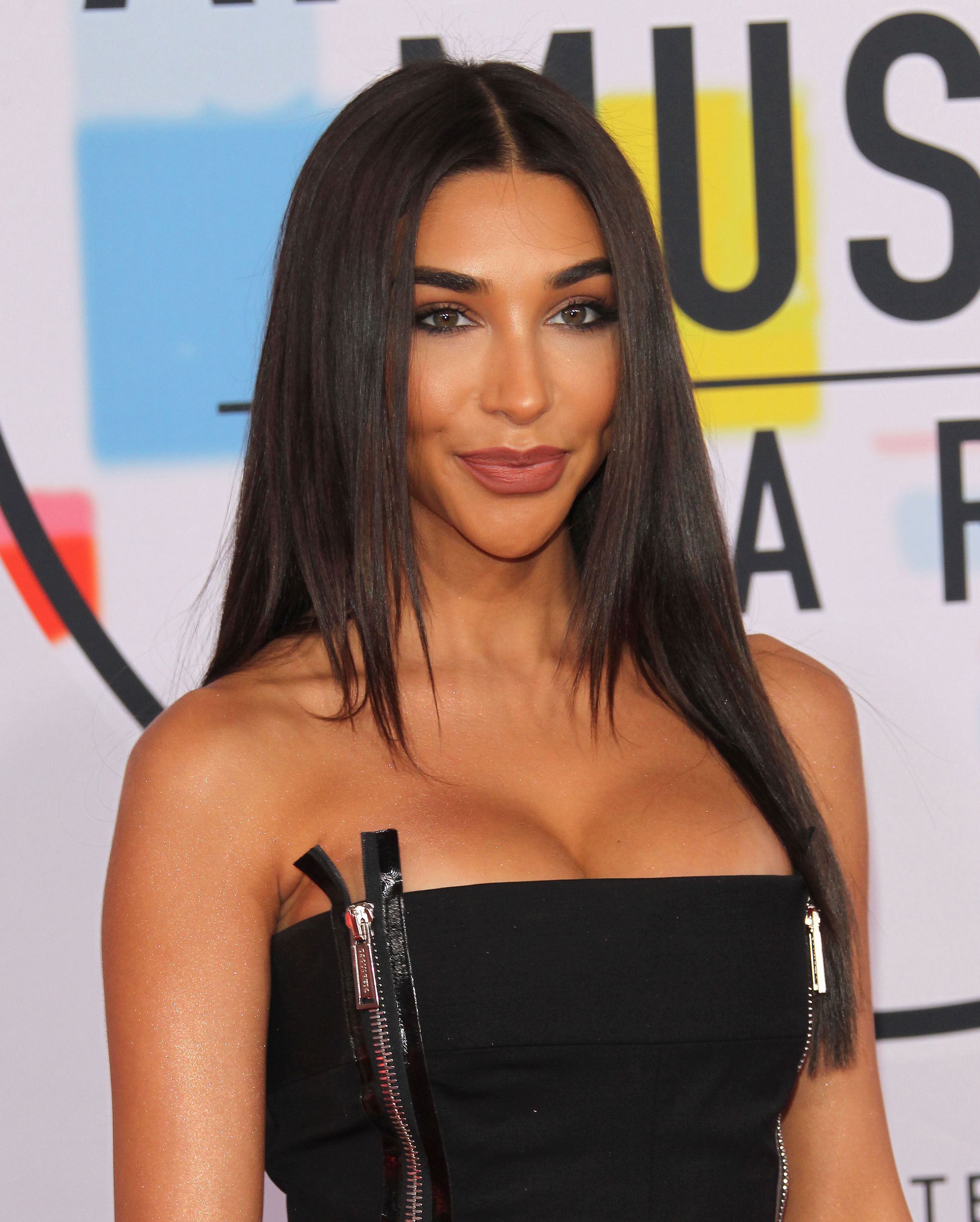 Chantel jeffries scollatura
 #79619283