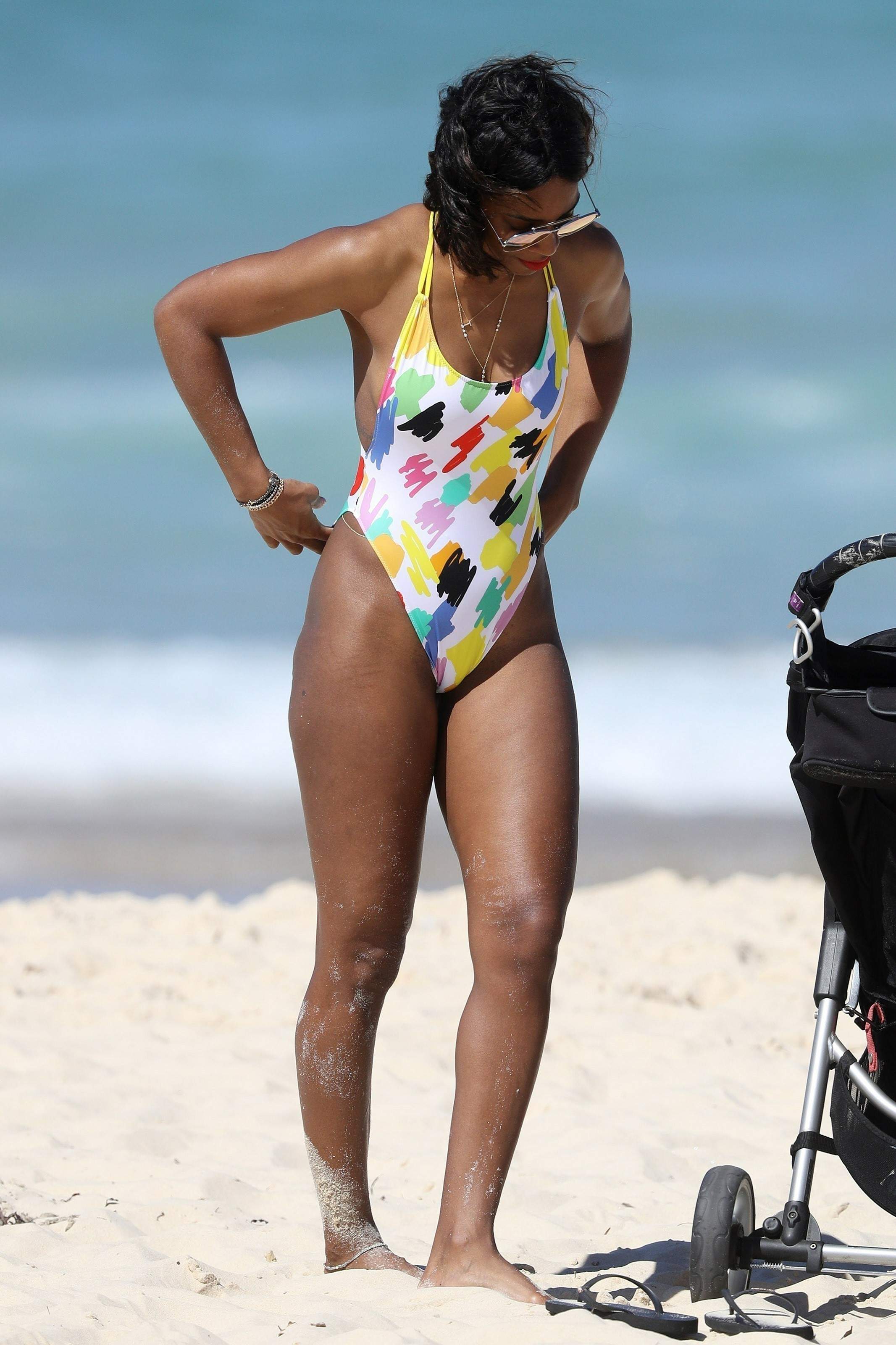 Riesci a gestire il grande culo di kelly rowland?
 #79555354