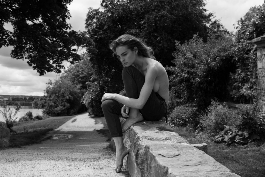 Adèle simphal oben ohne
 #79494290