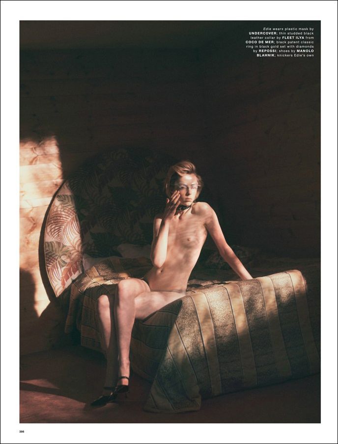 Foto in topless di Edie Campbell
 #79608833