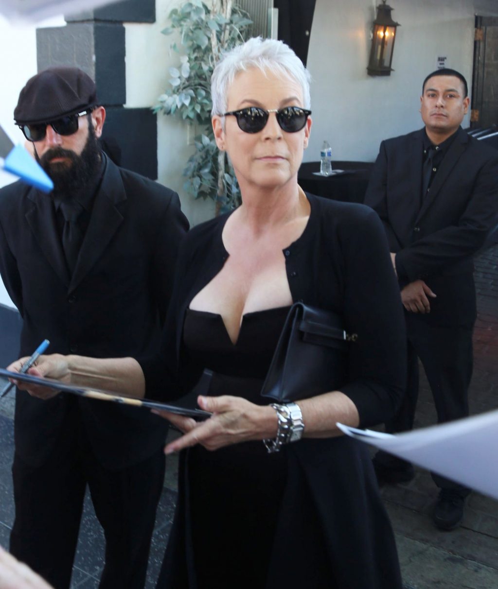 Jamie lee curtis décolleté
 #79542003