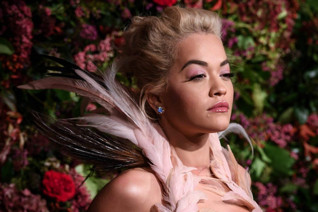 Rita ora scollatura
 #79640350