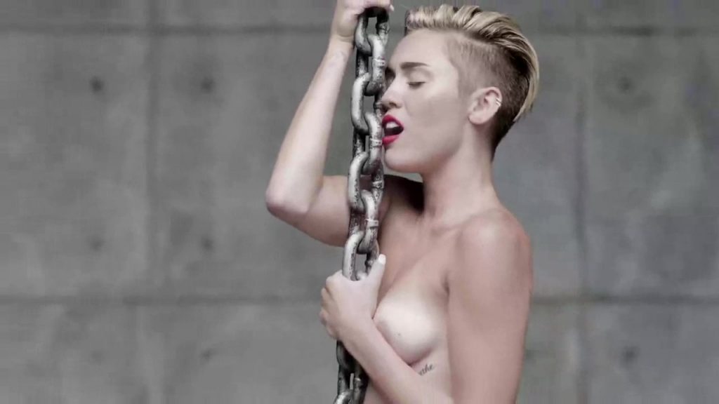Miley cyrus desnuda
 #79629373