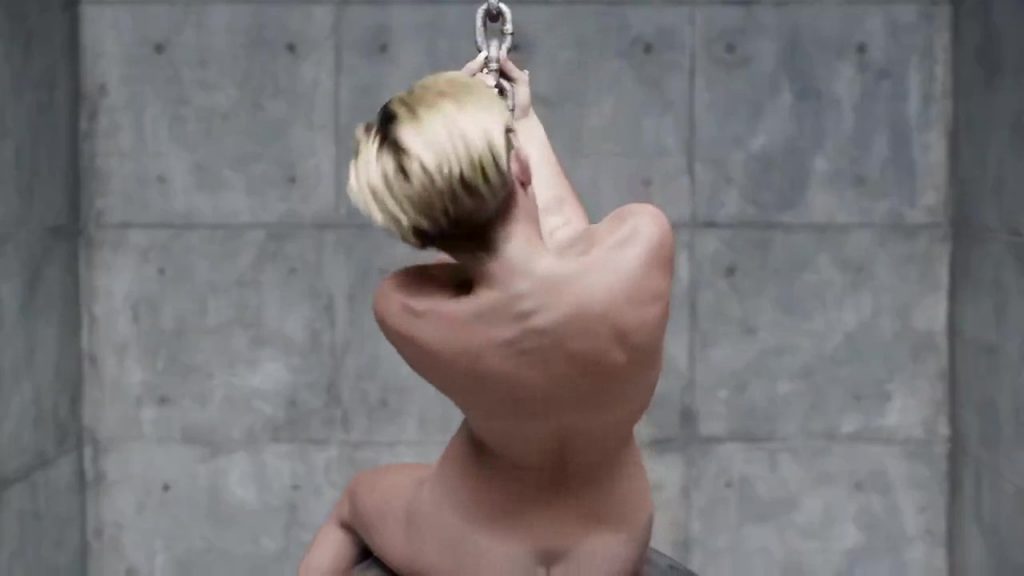 Miley cyrus nackt
 #79629389