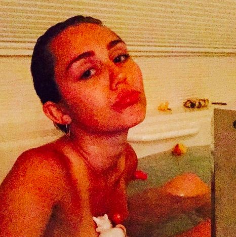 Miley cyrus nackt fotos
 #79643831