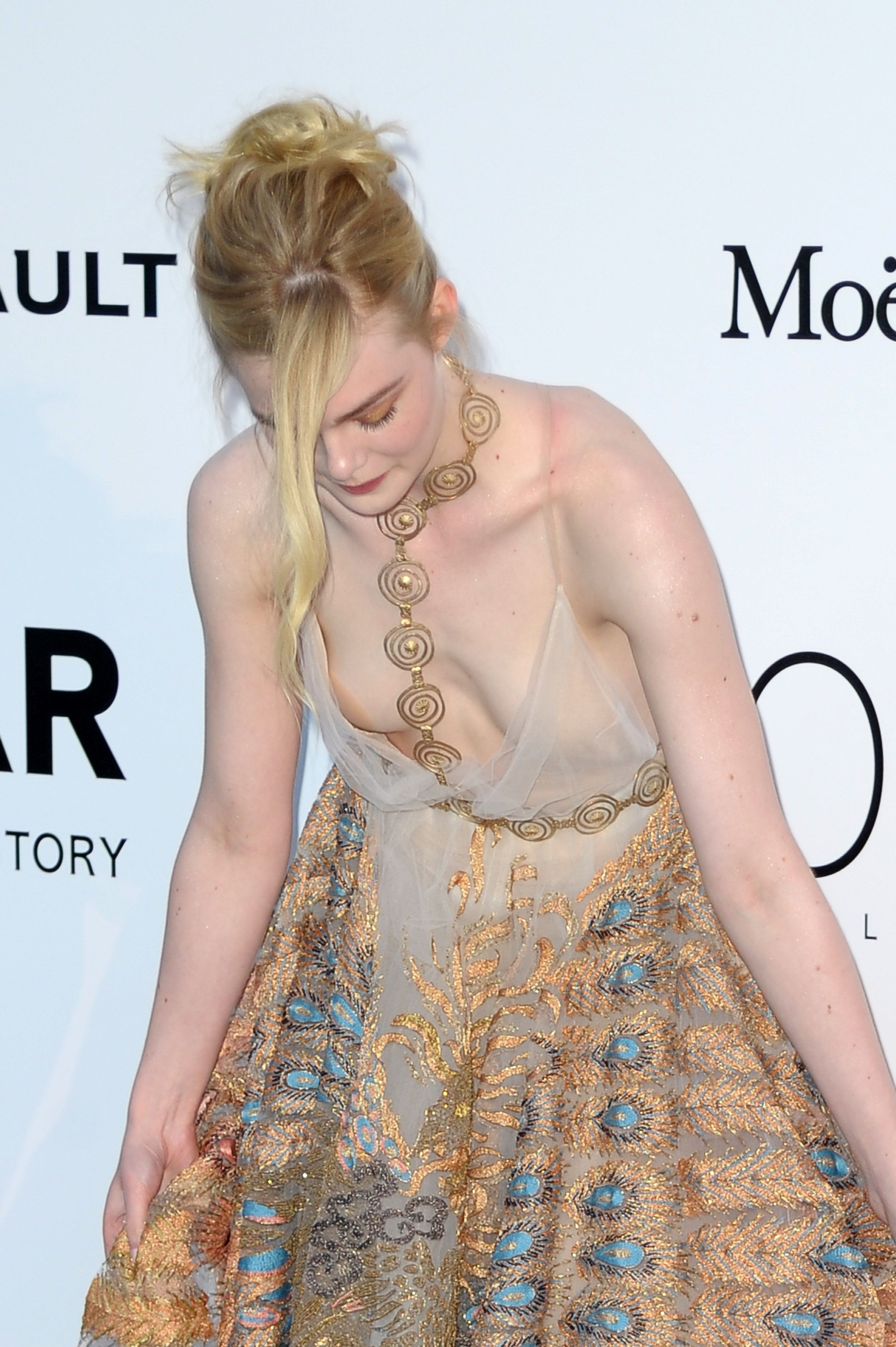 Elle fanning sexy fotos
 #79621476