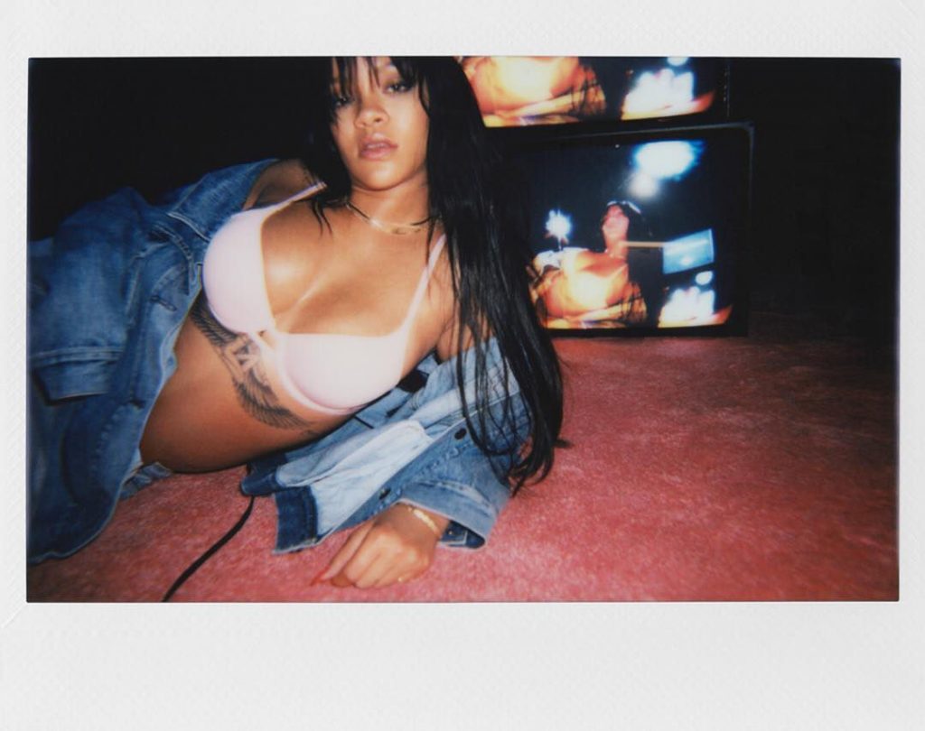 Rihanna Sexy #79631495