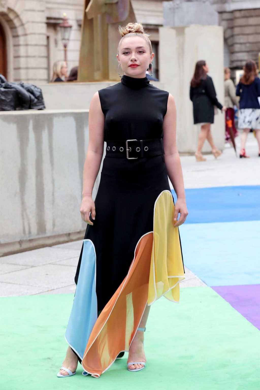 Florence pugh braless
 #79532760