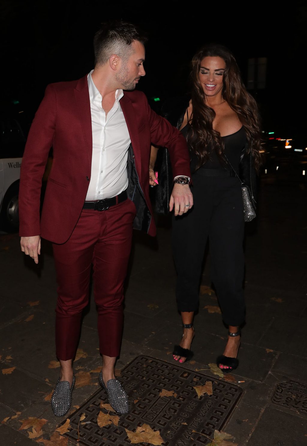 Katie Price Cleavage #79625518