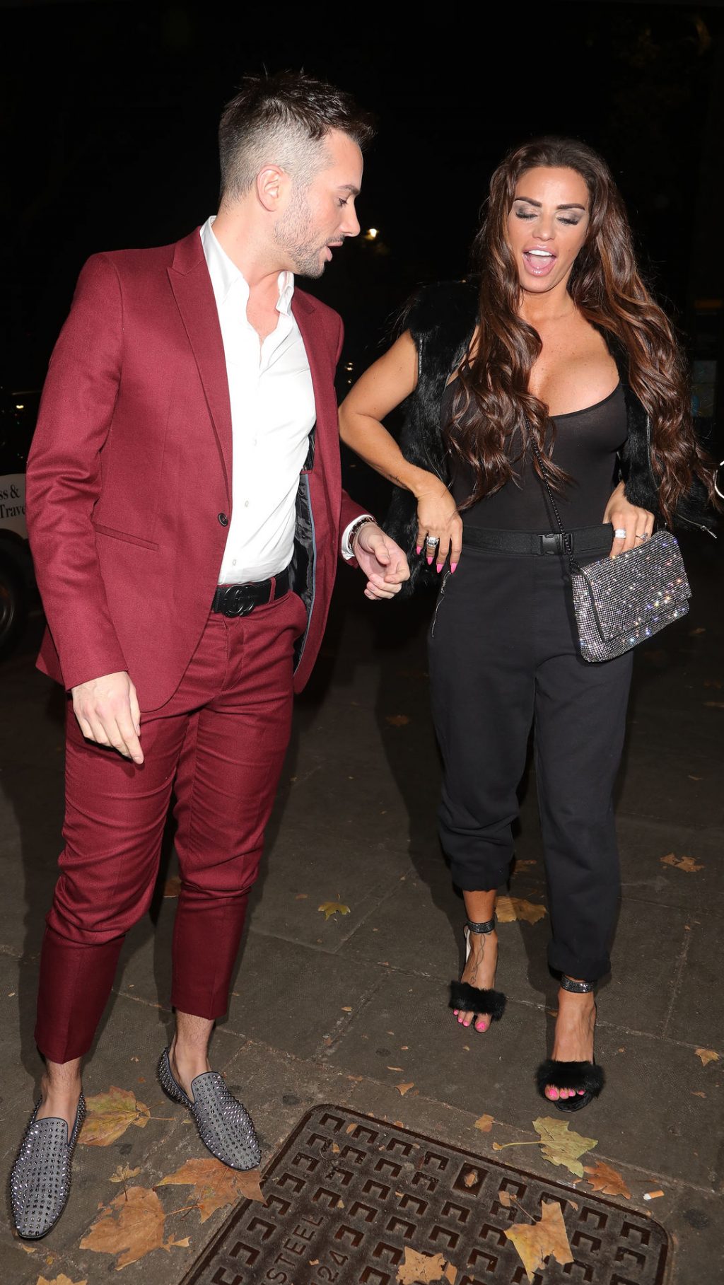 Katie Price Cleavage #79625527