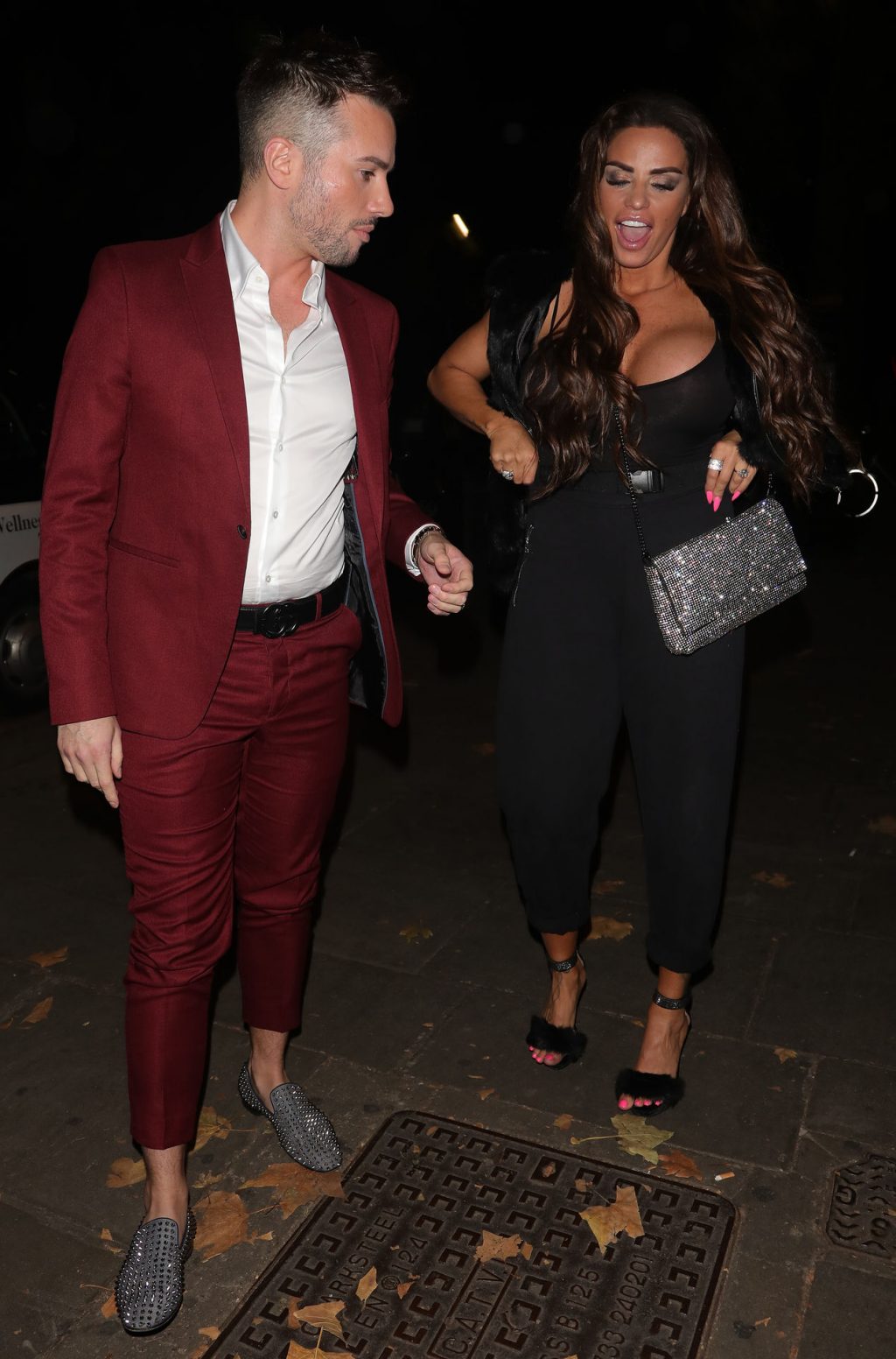 Katie Price Cleavage #79625528