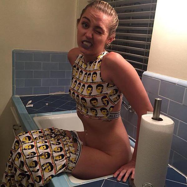 Photos de Miley Cyrus ayant fait l'objet d'une fuite
 #79643622